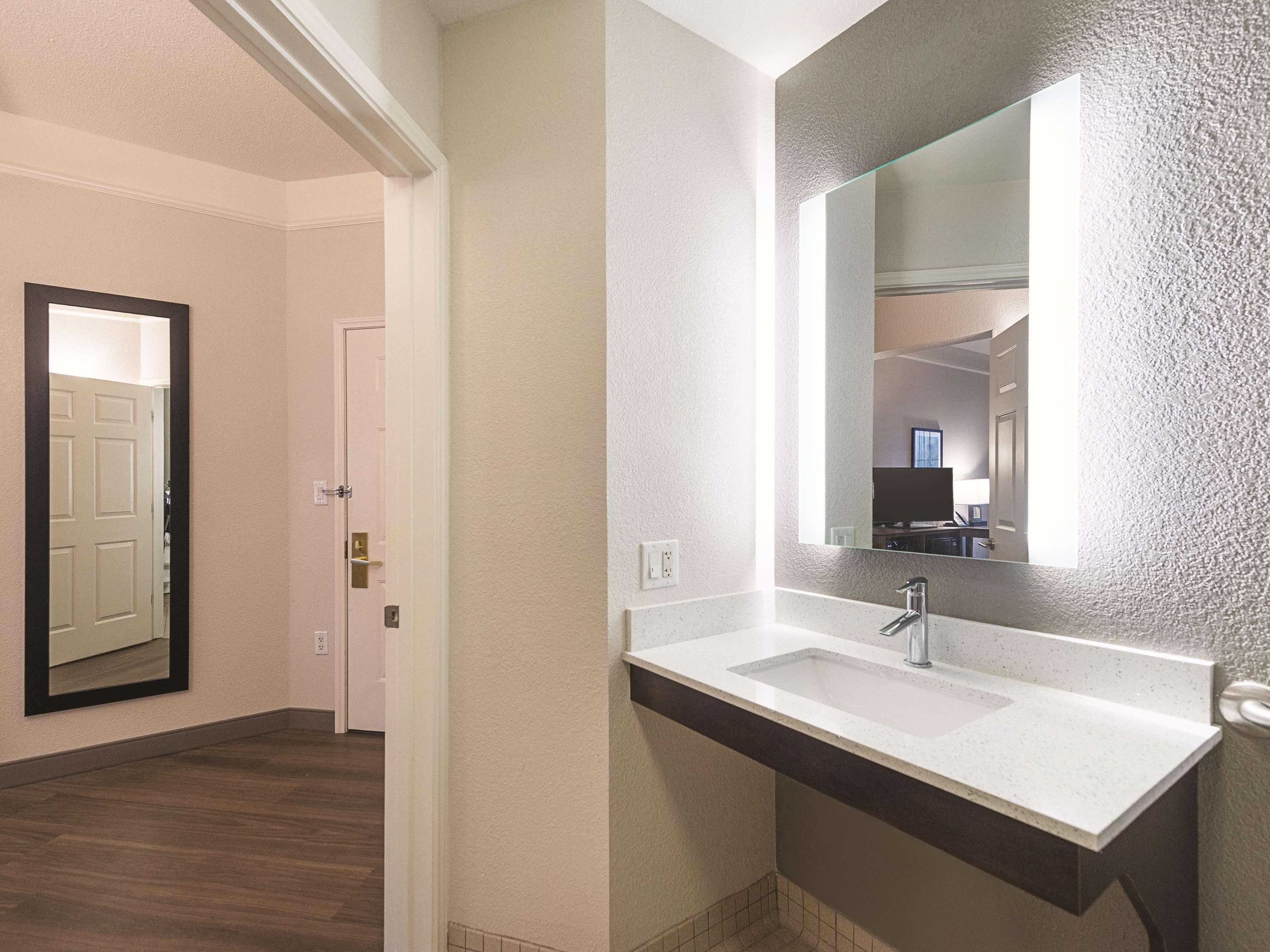 La Quinta By Wyndham Oklahoma City - Nw Expwy Exterior foto